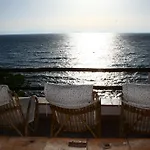 Villa Golfo Degli Angeli