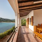 Villa Golfo Degli Angeli