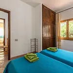 Villa Golfo Degli Angeli