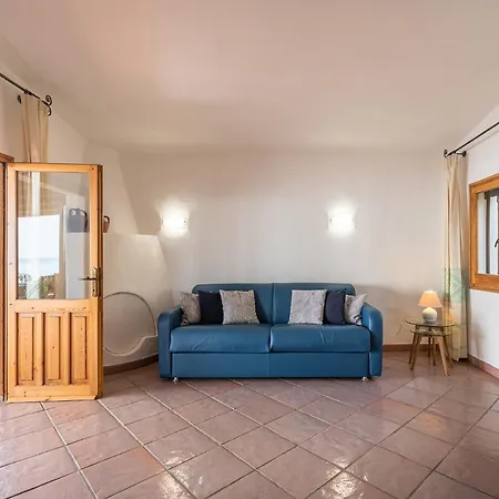 Golfo Degli Angeli Villa *