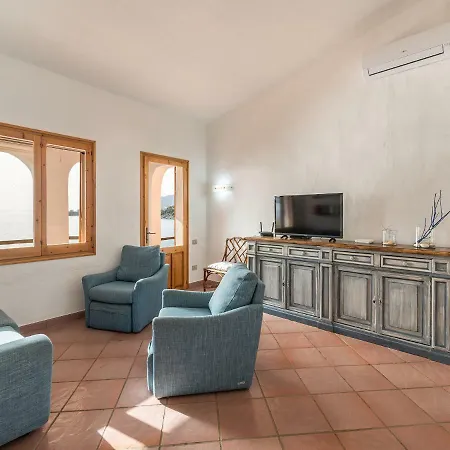 Villa Golfo Degli Angeli