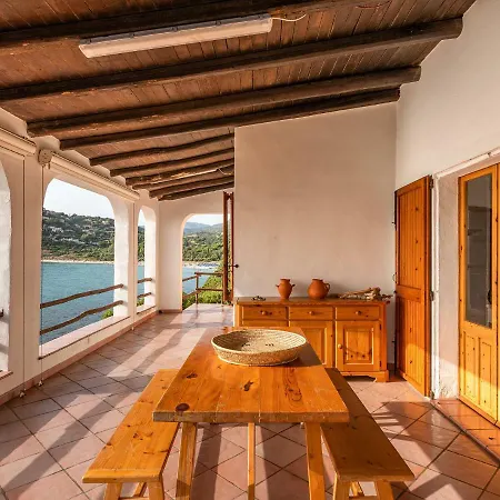 Golfo Degli Angeli Villa