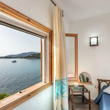 Golfo Degli Angeli Villa *